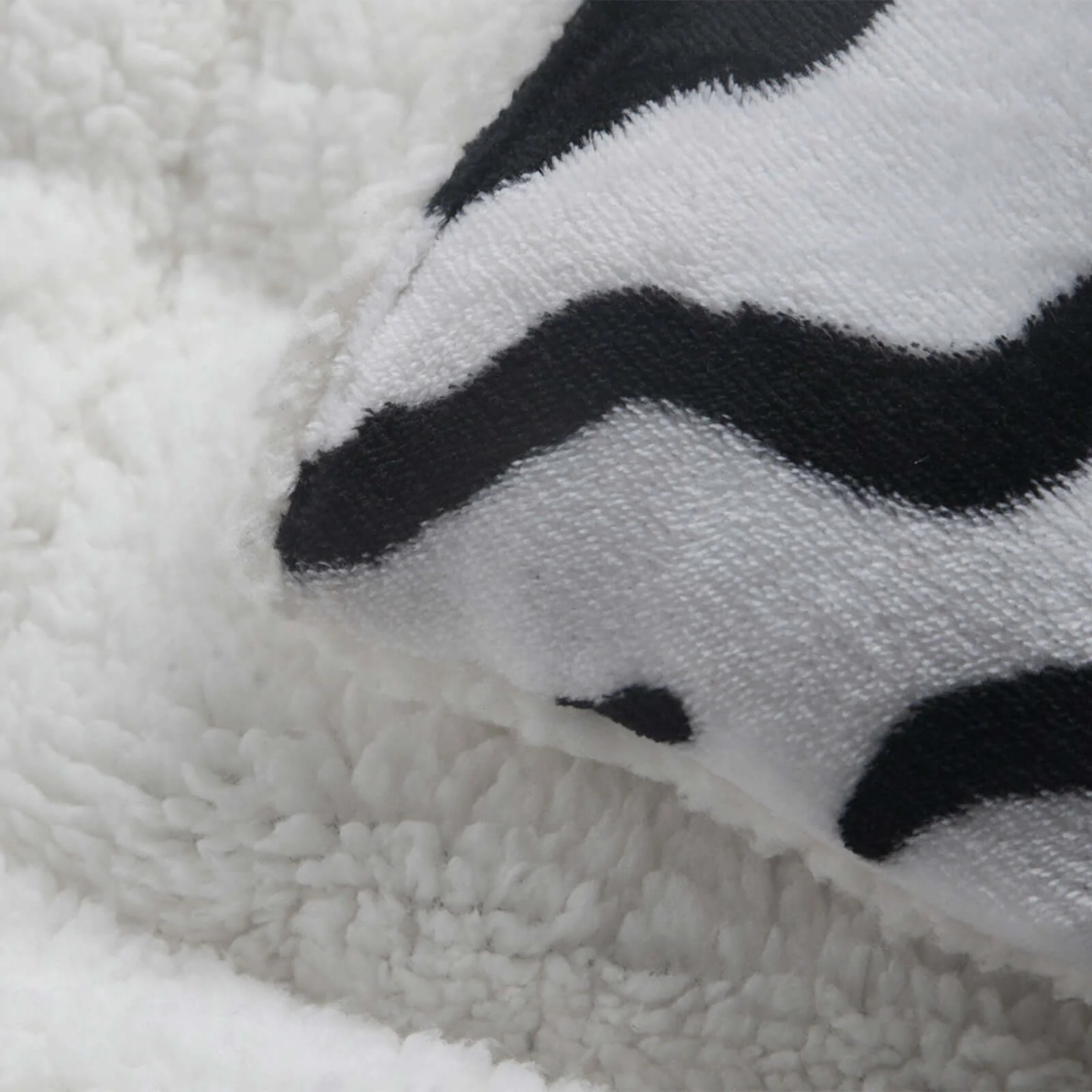 Couette réversible tempérée, blanche et noire - Collection Safari - Image 5